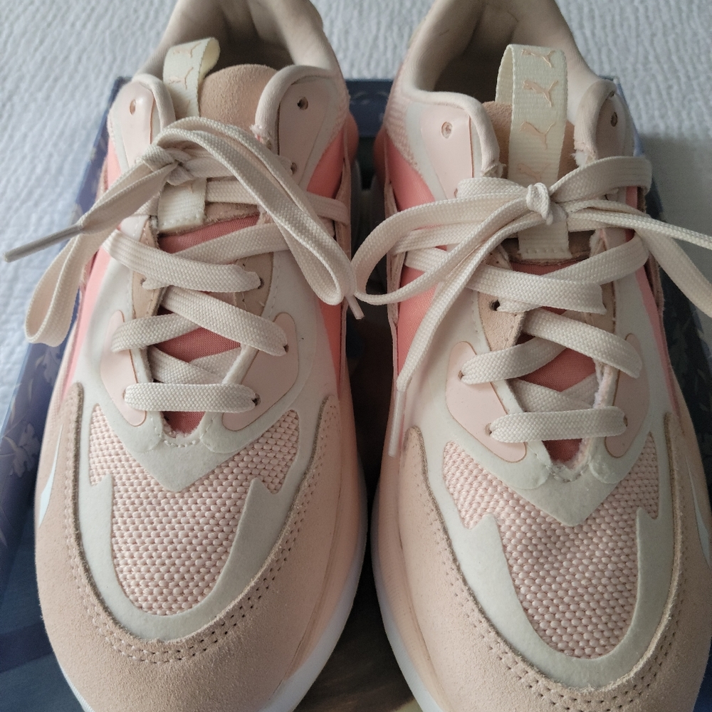 PUMAS - Picture 2 of 3